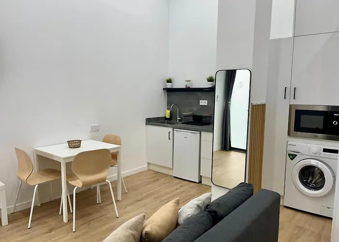 Loft Cerca De Playa Y Ciudad De Artes Y Ciencias Апартаменты *